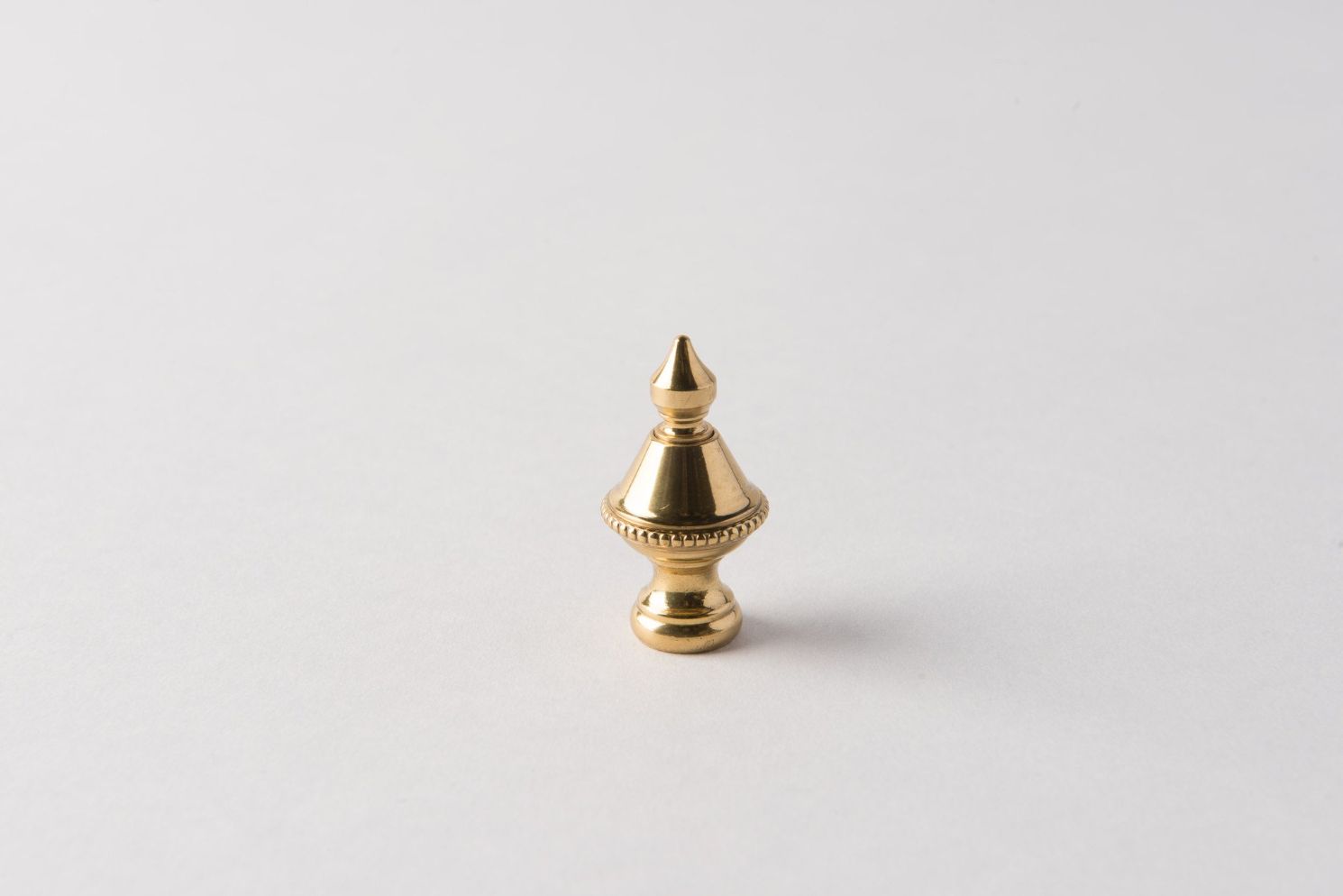 https://www.hotel-lamps.com/resources/assets/images/product_images/Polished Brass Beaded Knob.jpg